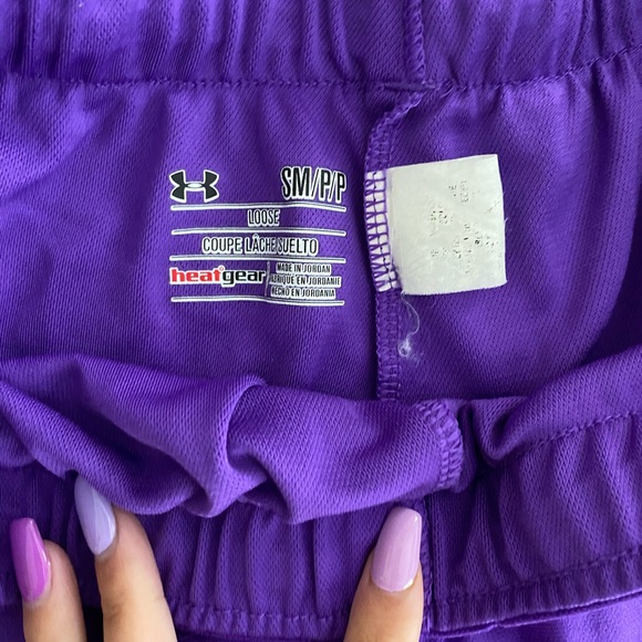 Under armor womens workout shorts - Picture 2 of 2